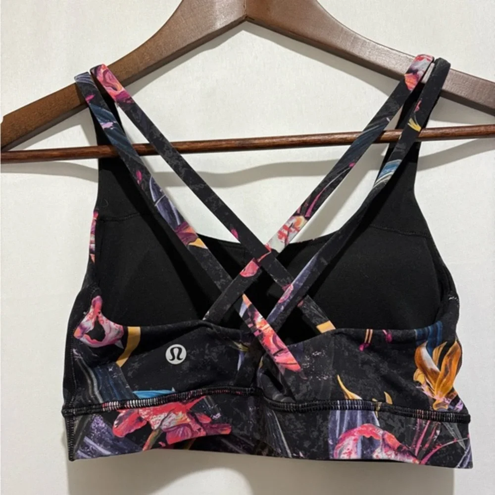 Lululemon Strappy Sports Bra Size‎ 4 Black Floral Print Medium Support Yoga Gym